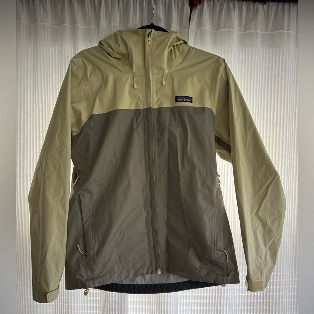Patagonia Beige and Yellow Torrentshell 3L Rain Jacket